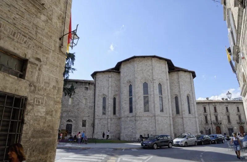 Chiesa di San Pietro Martire — La grande chiesa domenicana del quartiere di San Giacomo