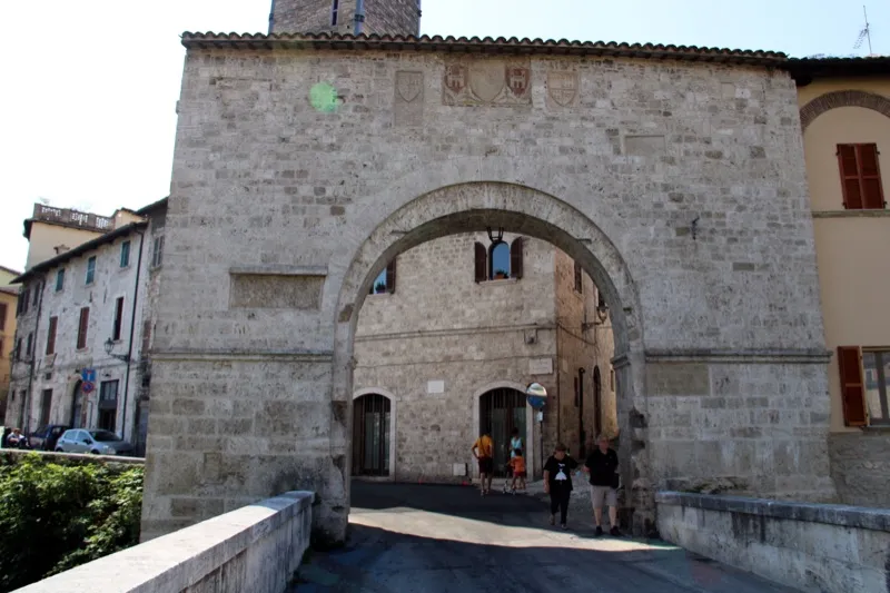 Porta Solestà — L'accesso nord alla città murata