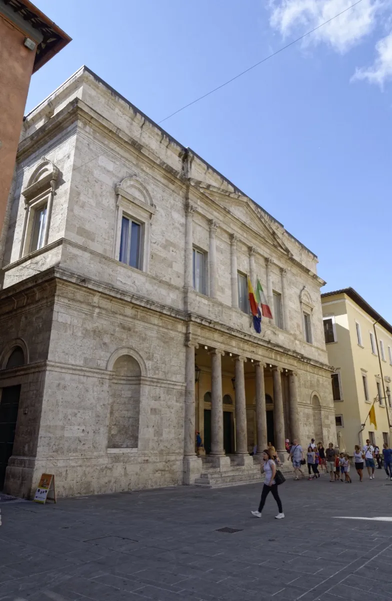 Teatro Ventidio Basso, immagine 1 della galleria